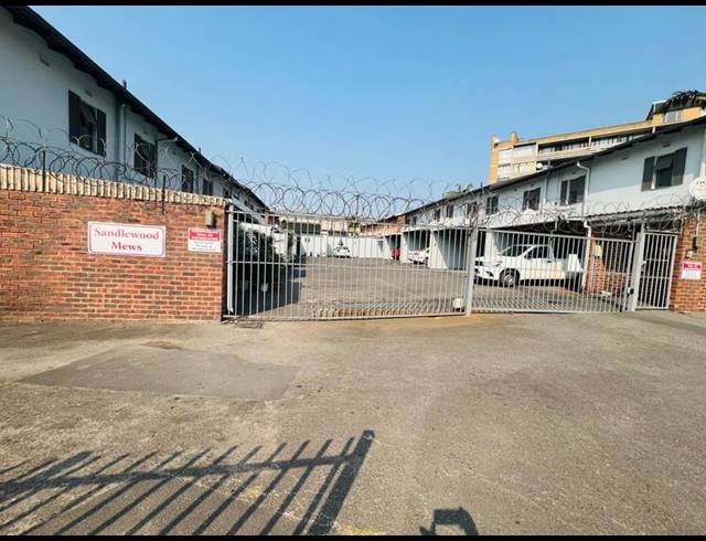 2 BEDROOM PROPERTY TO RENT IN FIELDS HILL